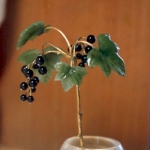 • Black Currants. Size  h – 16 cm. Silver,covered with gold, nephrit, onyx.
Diamonds simulant/spinel/