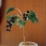 • Black Currants. Size  h – 16 cm. Silver,covered with gold, nephrit, onyx.
Diamonds simulant/spinel/