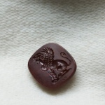 handcarved intaglio,antique gems replica.
jasper stone. Mythology image-Sphinks
size 17,8 * 15.5mm