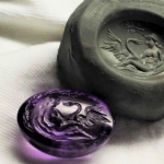 handcarved intaglio,ancient gems replica,
mythology motif - Leda and Swan
amethist stone  size 20 * 15mm
and impression from intaglio